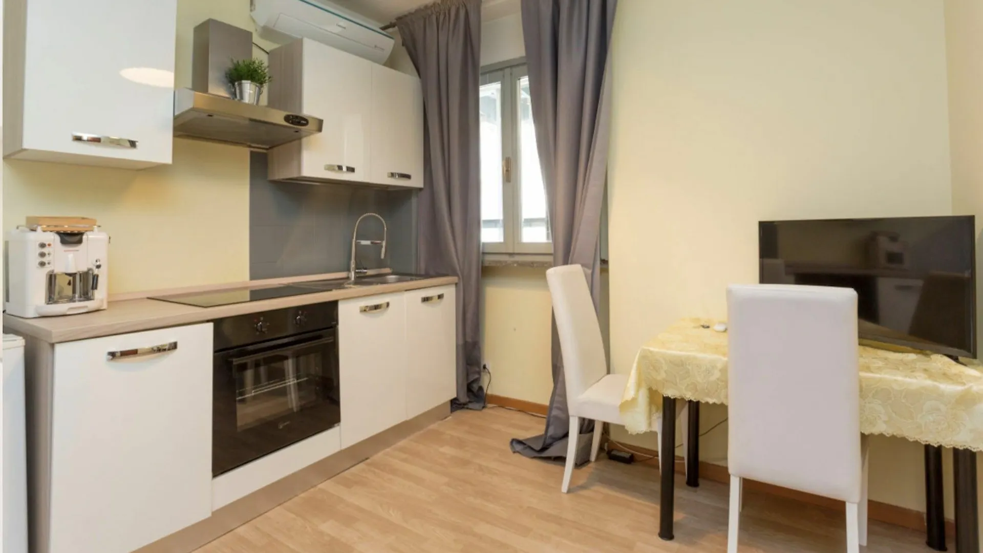 Short Rent Apartments Milão
