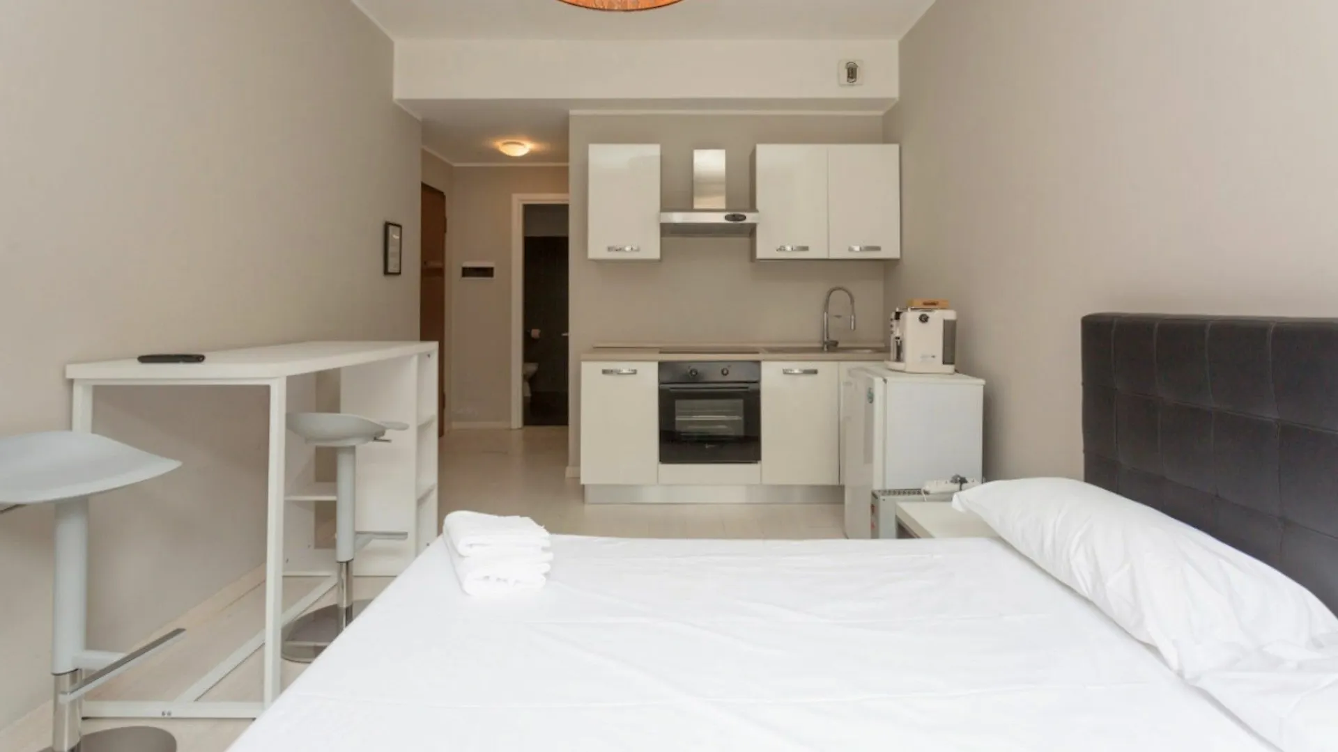 Short Rent Apartments Milão